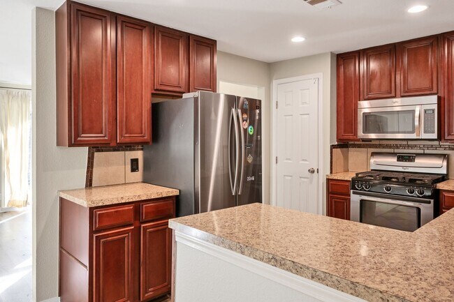 Building Photo - Multi-generational home available for leas...