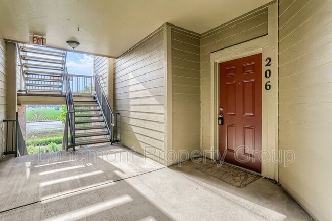 Building Photo - 804 Summer Hawk Dr