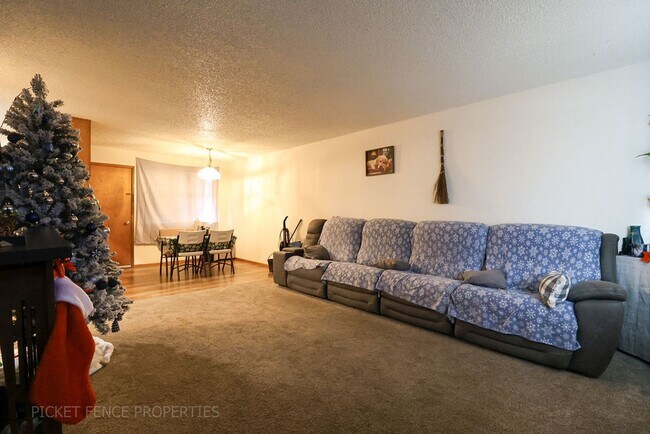 Foto del edificio - 3 bedroom Apartment in loveland!