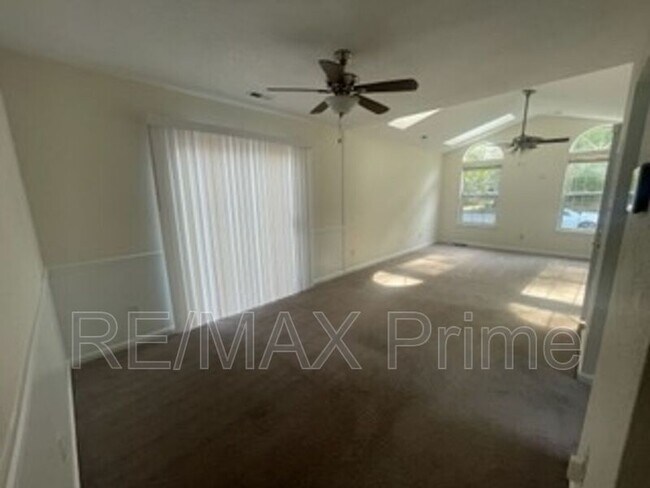 Building Photo - 606 Fernwood Farms Rd