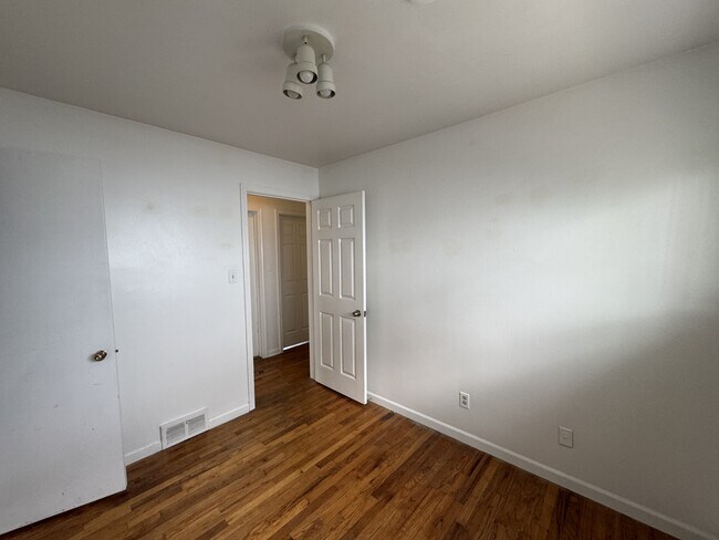 Foto del edificio - 29203 Oakwood St