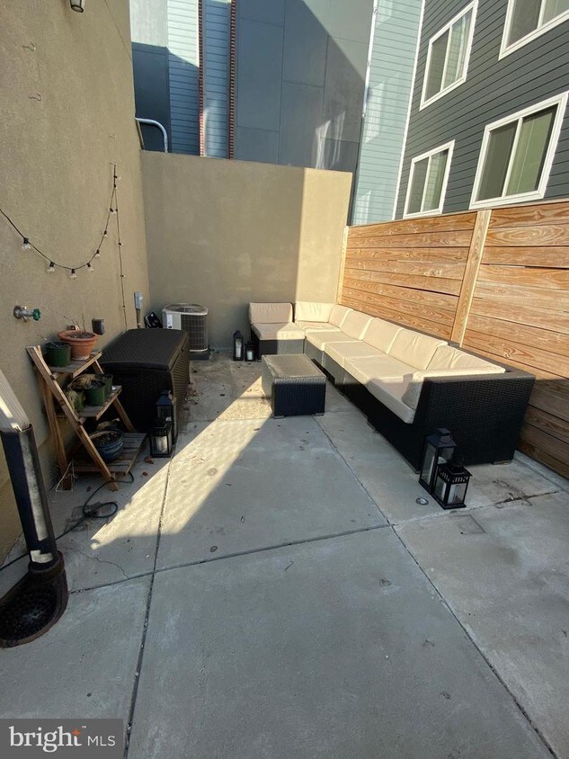 Foto principal - 1025 E Moyamensing Ave