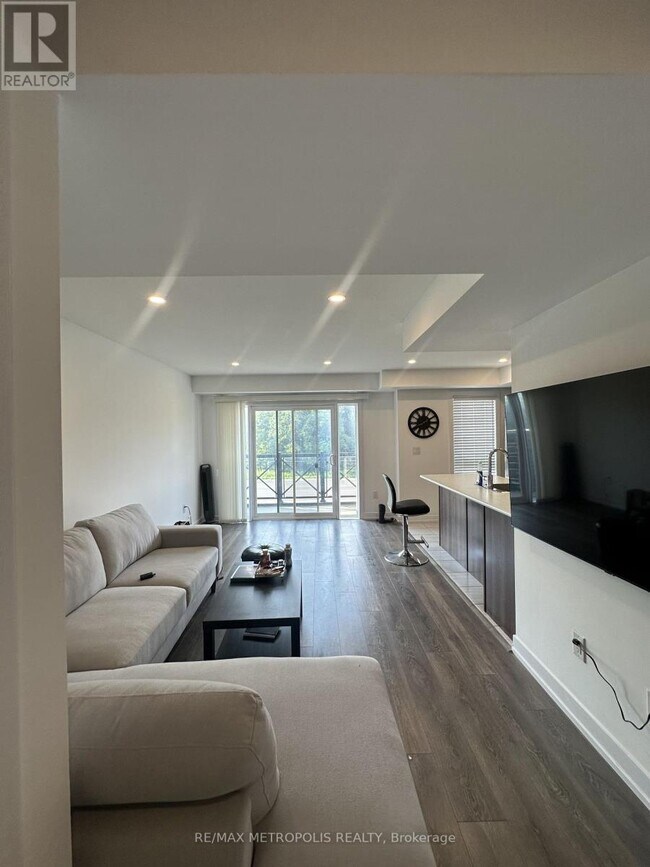 Photo du bâtiment - 10 Westmeath Ln