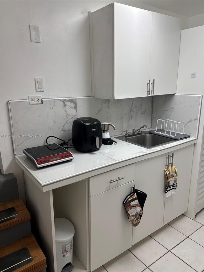 Foto del edificio - 6102 SW 58th St