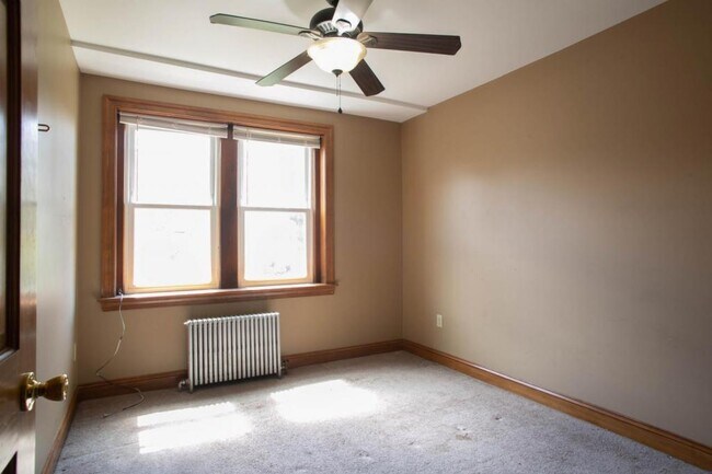 Building Photo - 406 Washington Avenue #1