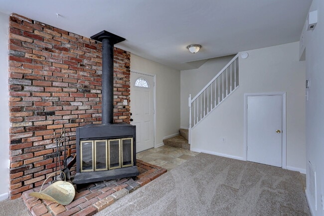 Foto del edificio - 3BD, 1.5BA - Beautifully Remodeled Townhome in Columbia