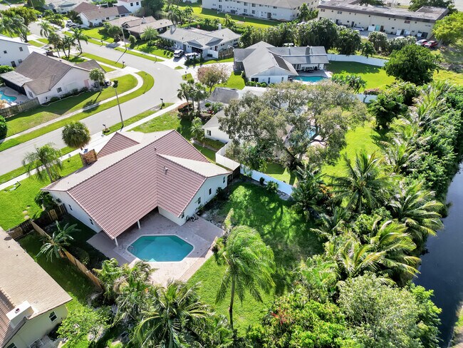 Foto del edificio - 1375 NW 16th St