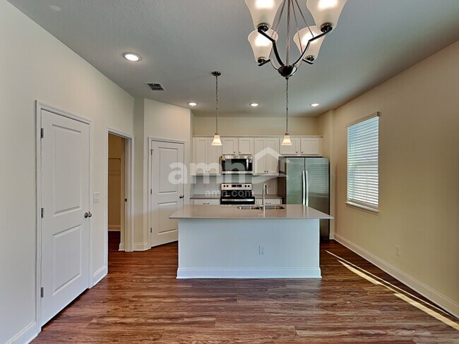 Building Photo - 6058 Little Blf Cir