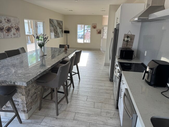 Foto del edificio - 38580 Rancho Los Cerritos Dr