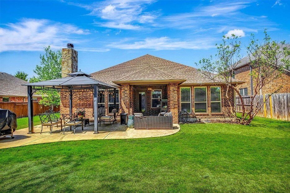 Foto principal - 714 Lone Star Court