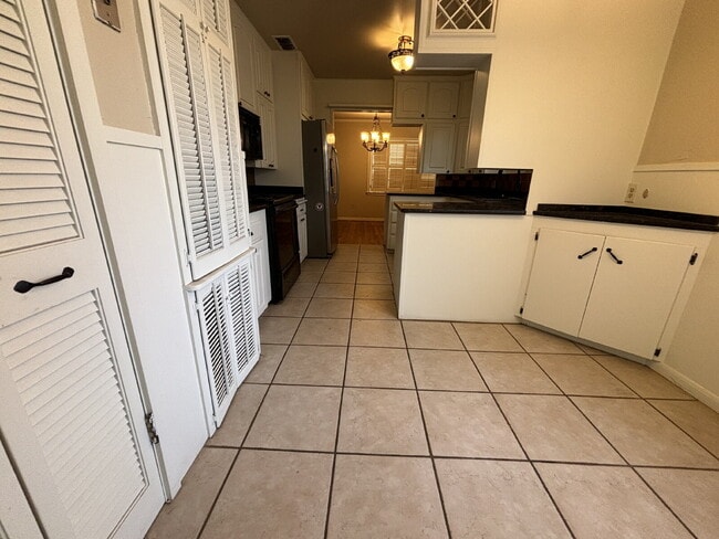 Building Photo - Pre-Leasing for Summer/Fall 2026 - Spacious 3/2 in Tech Terrace