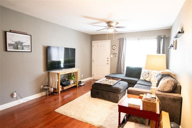 Building Photo - 2020 S Congress Ave