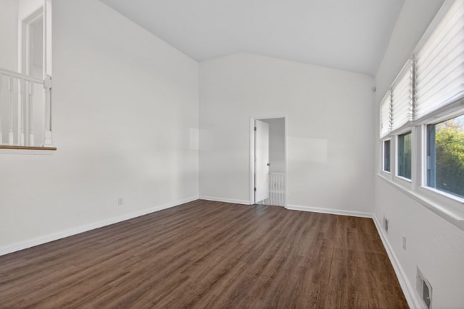 Building Photo - 1013 Sherry Ave