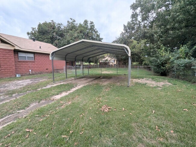 Foto del edificio - NOW AVAILABLE!  3 Bed, 1 Bath on Arkansas ...