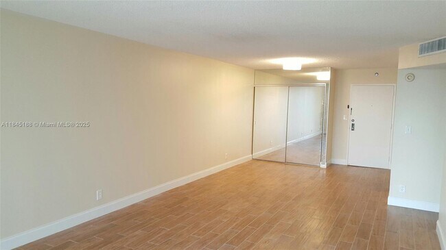 Building Photo - 18151 NE 31st Ct