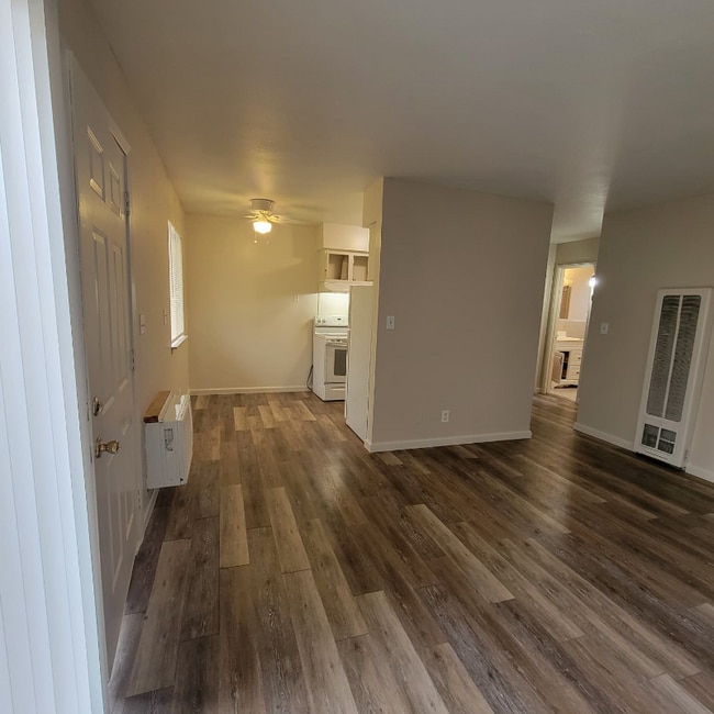 Building Photo - 1311 E San Bruno Ave