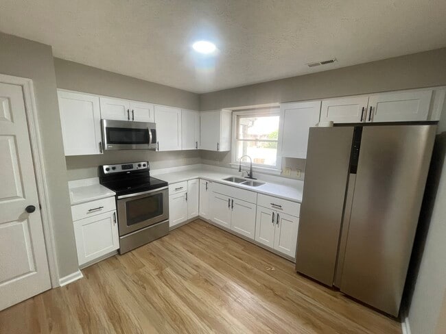 Building Photo - 254 Loch Cir