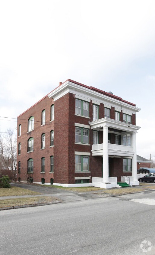 Building Photo - 10 Taconic St