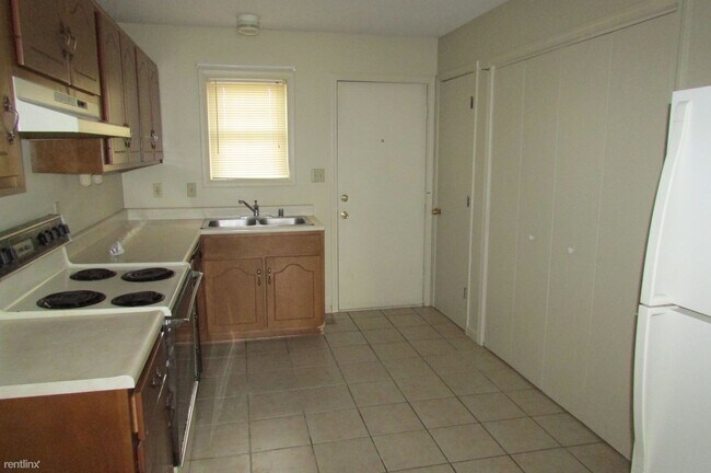 Foto del edificio - 2 br, 1 bath  - 216B Michelle Ave