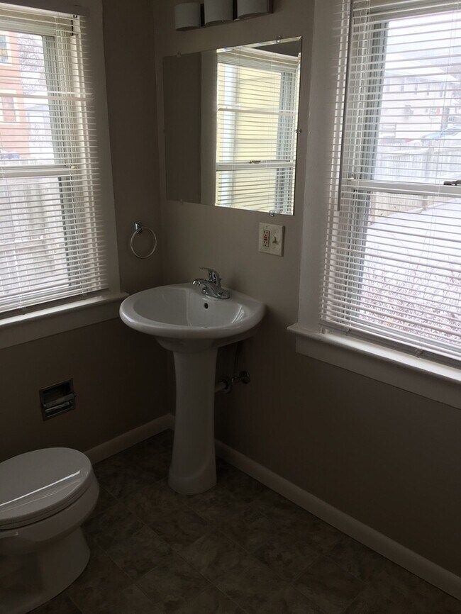 Spacious Eastwood colonial House Rental in Syracuse, NY
