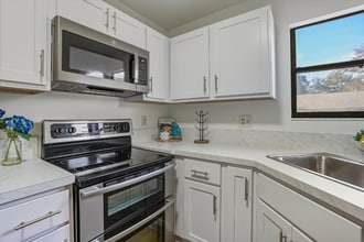 Building Photo - 8329 Derbyshire Pl