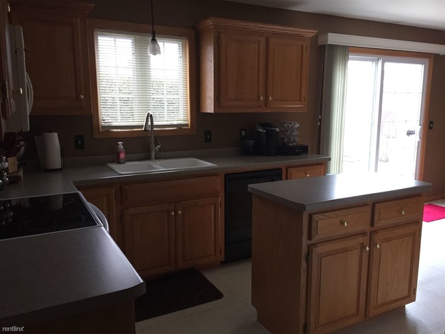 Building Photo - 1426 Goldenrod Cir