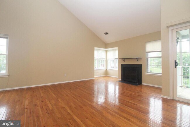 Building Photo - 262 Andover Pl