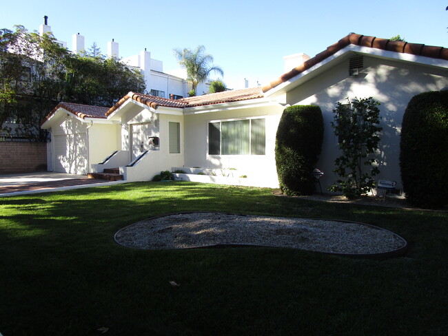Front Yard - 4817 Sylmar Ave
