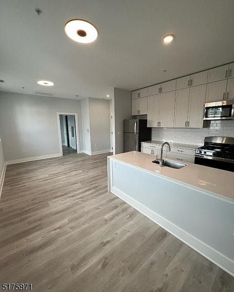 Building Photo - 532 Mulberry St