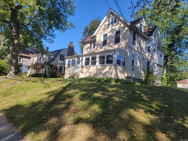 Building Photo - 118 Warrenton Ave