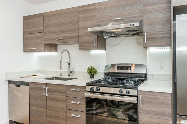 Building Photo - 33 Cortland Ave