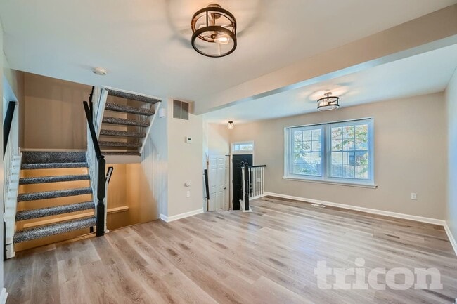 Foto del edificio - 719 Dayspring Dr