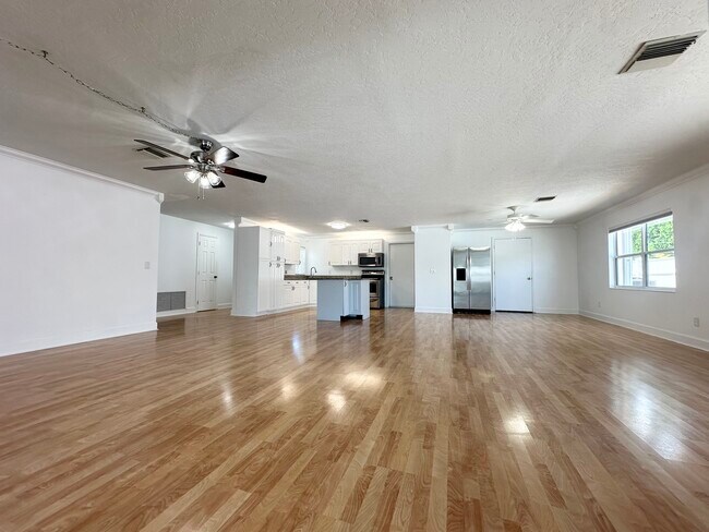 Foto del edificio - 1560 Salmon St