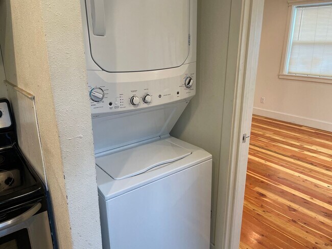 Foto del edificio - 325 N Jefferson St