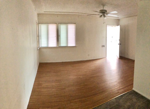 Living Room and Entry Door. - 2304 N Frederic St