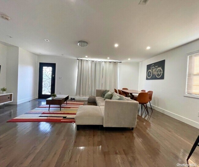Foto del edificio - 126-15 152nd Ave