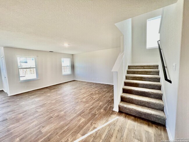 Foto del edificio - 13806 Vly Patch