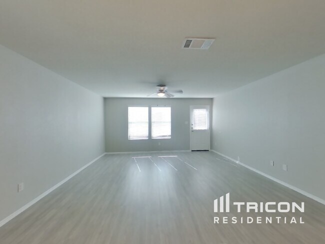 Building Photo - 5550 Basil Chase