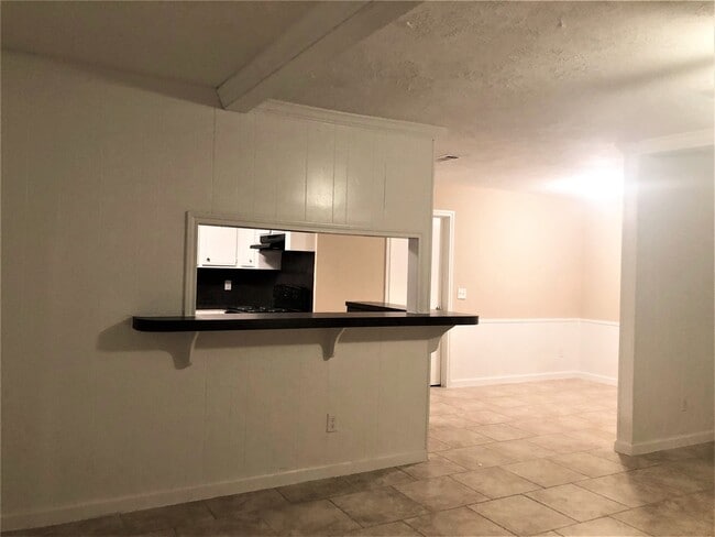 Building Photo - 25323 Lynbriar Ln