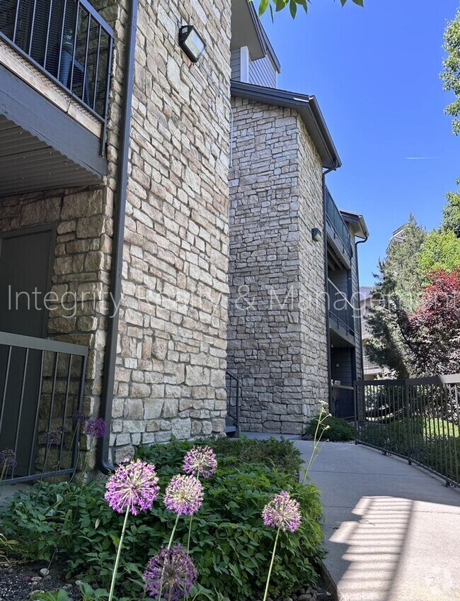 Building Photo - 2575 S Syracuse Way