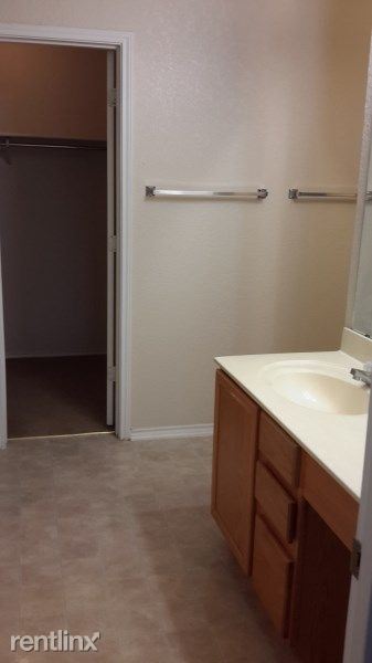 Building Photo - 847 Quitman Oak