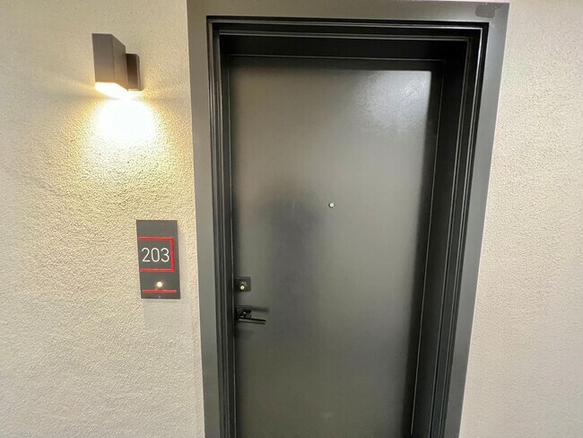 Foto del edificio - 3355 Overland Ave