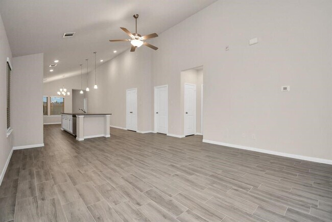 Building Photo - 6927 Escondido Dr