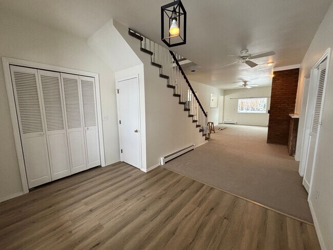 Building Photo - Gorgeous 5 bedroom house in the Bozeman co...