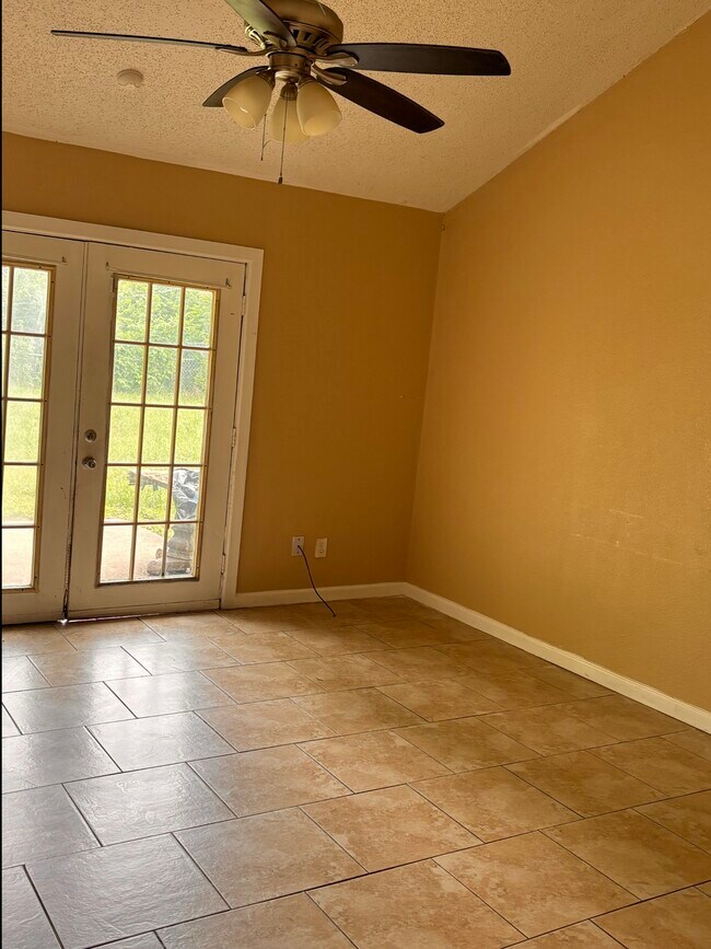 Foto del edificio - 3306 Westhampton Dr