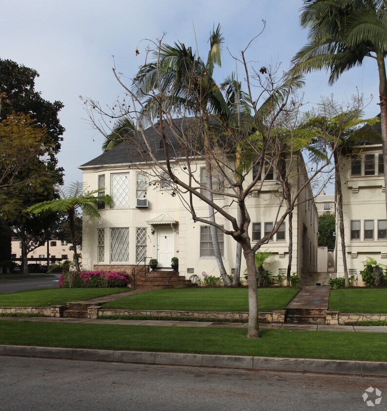 Building Photo - 427 N Palm Dr