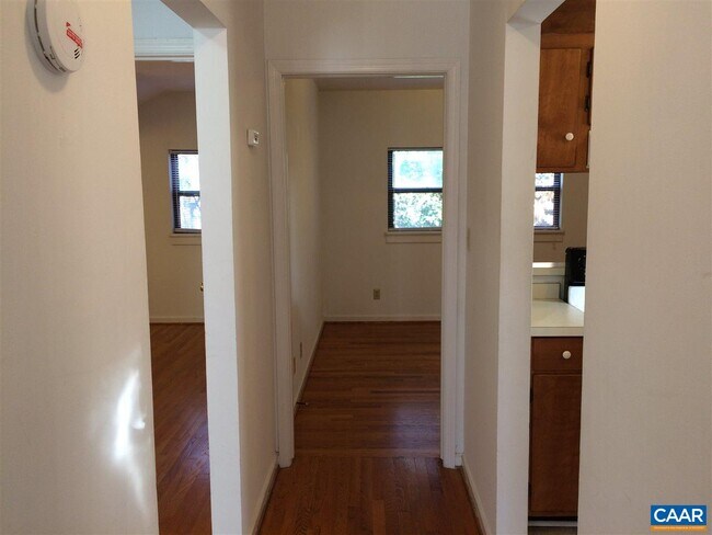 Building Photo - 627 Cabell Ave