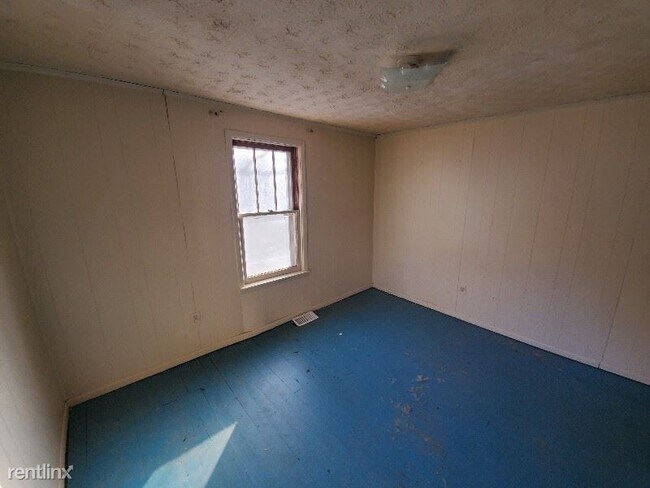 Building Photo - 3 br, 1 bath House - 6214 County Highway 1...