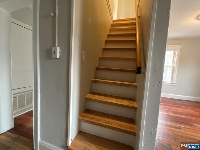 Foto del edificio - 165 Corabelle Ave