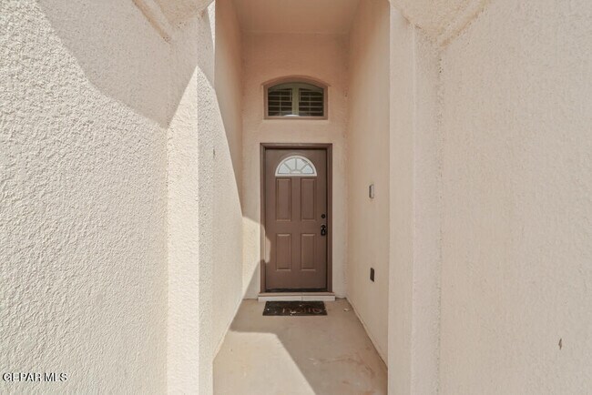 Building Photo - 1908 Thomas Lackland St